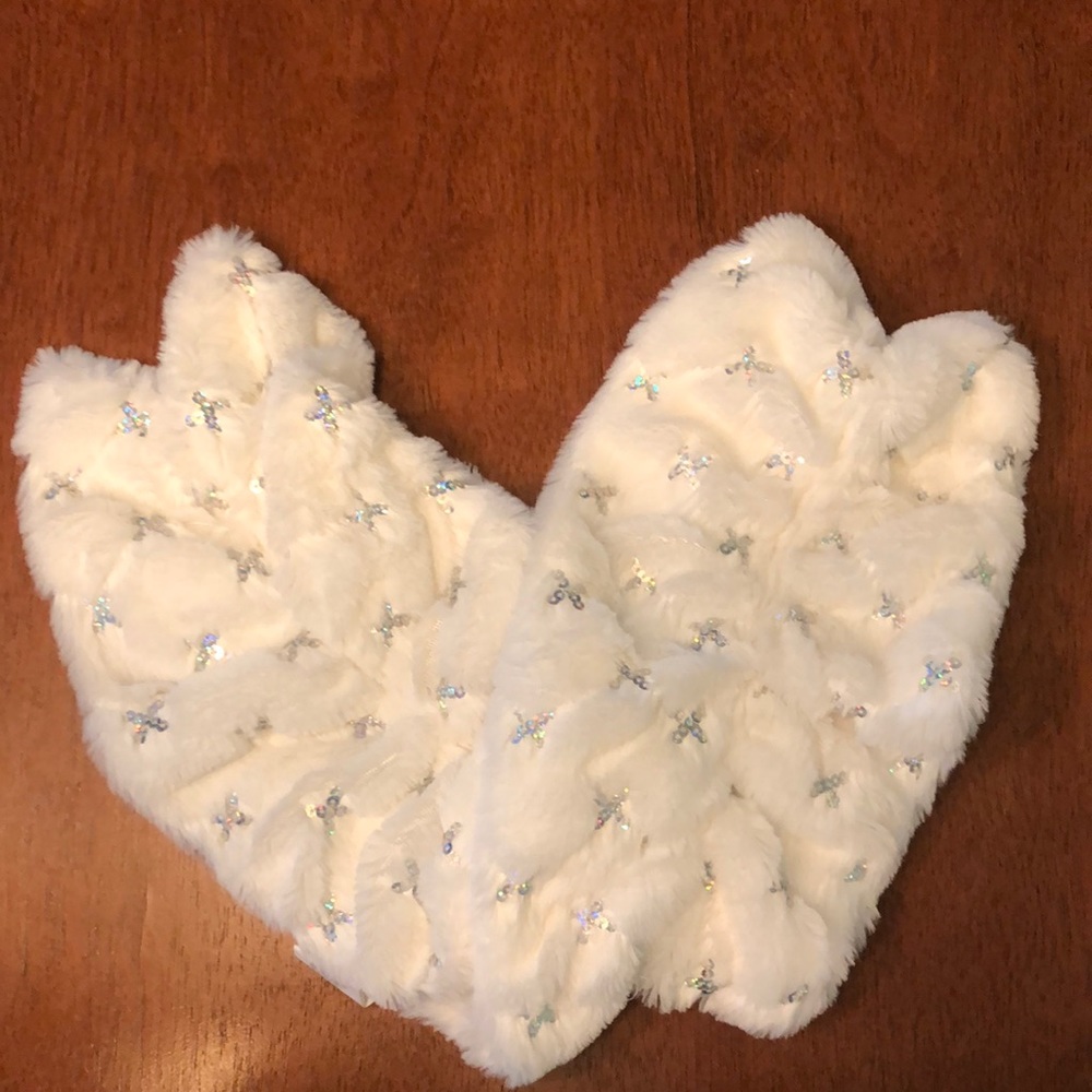 Sparkly and very soft scarf for girls.